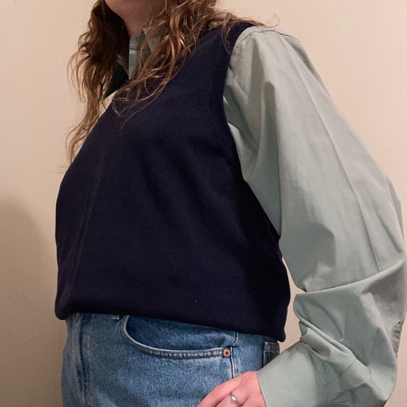 Izod Navy blue knit sweater vest size medium - Picture 4 of 11